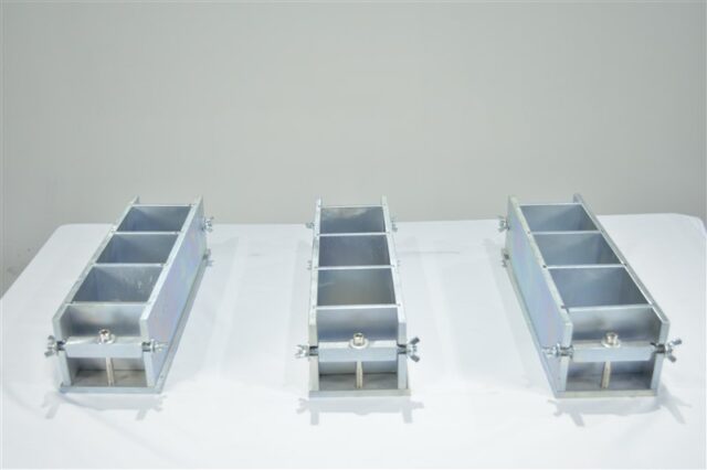 3 Gang Steel Cube Moulds 50x50x50